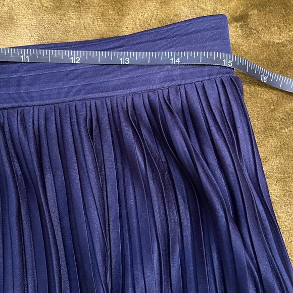 Banana Republic SZ 8 Navy Tiered Pleated Mini Skirt! - Picture 8 of 11